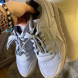 All grey Reebok tennis shoes sz 8
